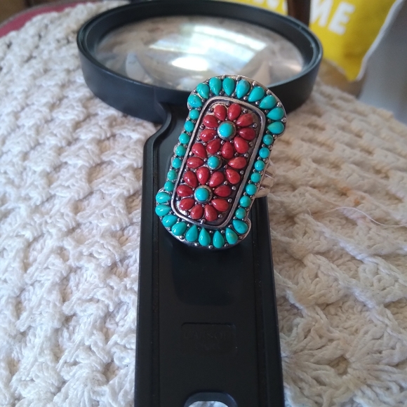 Beautiful ring!! - Picture 3 of 3